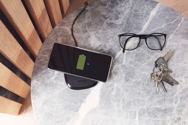 Philips DLP9210/00, inomhus, USB, Trådlös laddning, Svart