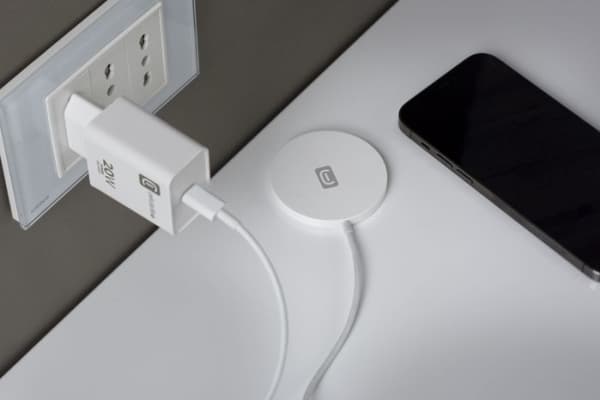 Cellularline 8018080433634, Innendørs, AC, USB, Trådløs lading, Hvit