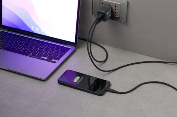Cellularline Multipower Micro, Sisätila, AC, Musta