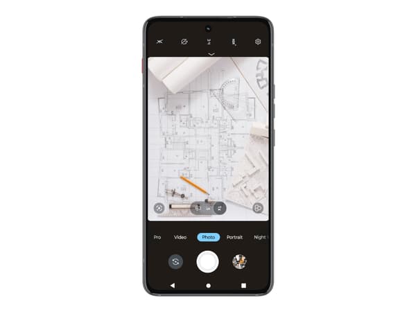 Motorola Q ThinkPhone, 16,5 cm (6.5"), 8 GB, 256 GB, 50 MP, Android 13, Musta