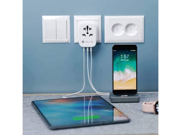 Techly Techly reiseadapter EU/UK/USA Strømplugger Lader 3x USB