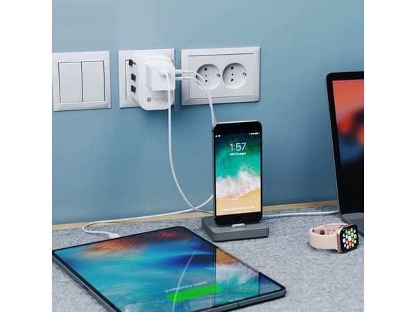 Techly Techly reiseadapter EU/UK/USA Strømplugger Lader 3x USB