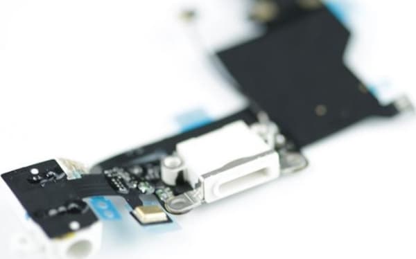 Renov8 Lightning charging port for iPhone 5s - White