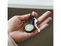 Pikkukuva 2 / 5: Woodcessories Bio, Avaimenperä äänellä, Musta, Pudotuksenkestävä, 1 kpl, AirTag, 33 mm