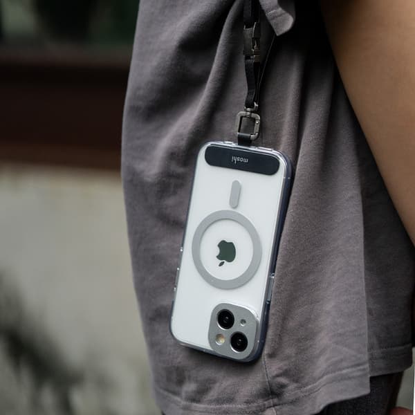 Moshi iGlaze MagSafe - iPhone 15 Plus -kotelo (meteoriitinharmaa)