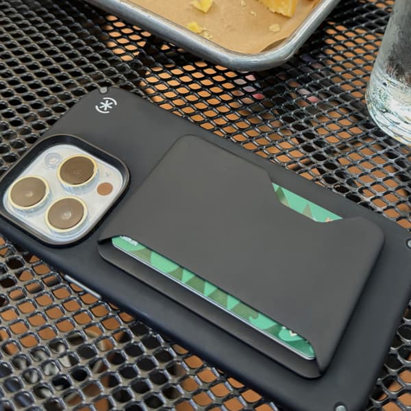 Speck ClickLock pung til MagSafe - Magnetisk MagSafe pung (bleg eg)