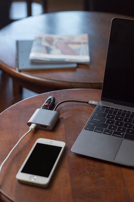 Kanex USB-C VGA-adapter med strømforsyning - Adapter fra USB-C til USB 1,5 A, USB-C strømforsyning 60 W + VGA Full HD (anodiseret aluminium)