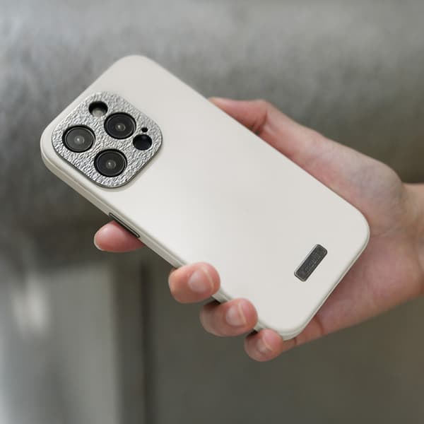 Moshi Napa MagSafe - iPhone 15 -nahkakotelo (munanvalkoinen)