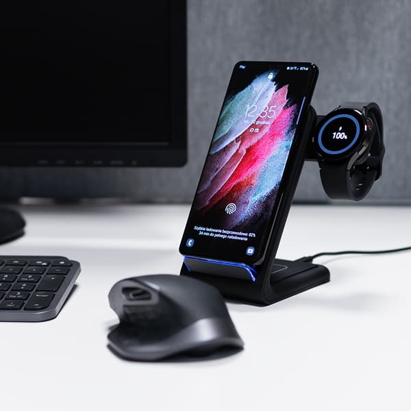 Crong PowerSpot Pivot Stand - 3in1 trådlös laddare för iPhone, Samsung & Android, Galaxy Watch och TWS-hörlurar (svarta)