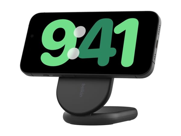 Belkin BoostCharge - Trådlöst laddställ - magnetisk, hopfällbar, med Qi2 + växelströmsadapter - 15 Watt - 3 A - Fast Charge, Strömmatning 3.1 - svart