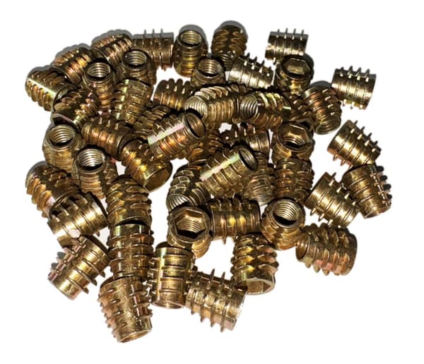 50 kierteitetyn insertin sarja ilman laippaa (ruuvimutterit, M8x15 mm)