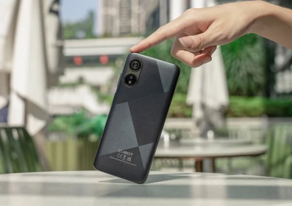 Cubot P60 älypuhelin, 6.517 tuuman näyttö, 20 MP kamera, 5000 mAh akku,Musta 6 Gt 128 Gt, Galaxy S9
