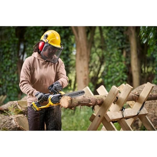 "STANLEY FATMAX V20 - Motorsåg 30 cm BRUSHLESS 18V - 1 x 4 Ah - SFMCCS730M1-QW"
