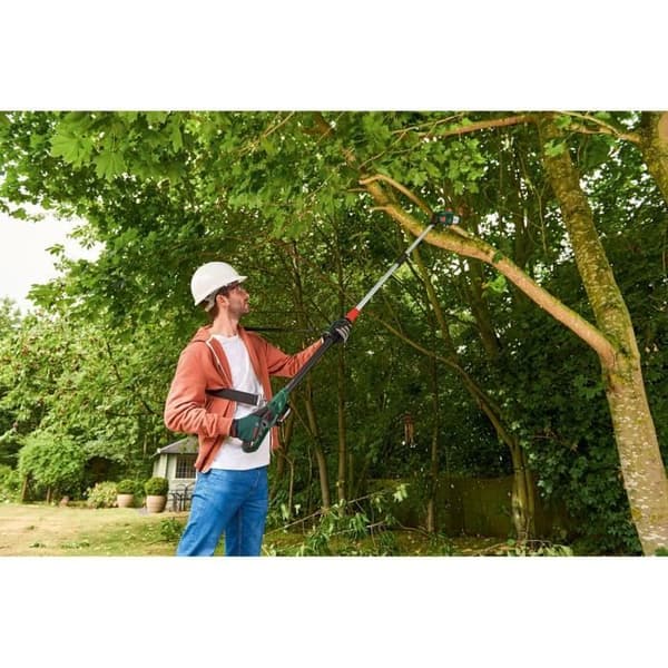 Bosch sladdlös stolpbeskärare - UniversalChainPole 18 (Levereras utan 18V-2,5Ah batteri eller laddare, 18V system, skärning: 15cm)