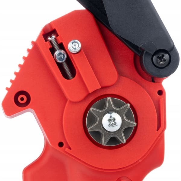 Rosfix Red Pirania RP21V akkukäyttöinen sähkösaha 6" ketjulla ja laipalla, Animal-sarja + 2,0 Ah akku