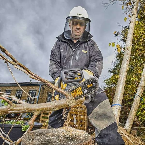 Motorsåg 18 V + 1 batteri 5 Ah + laddare - DEWALT - DCM565P1