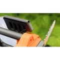 Miniatyrbild 4 av 6: Trådlös Kedjesåg - BLACK+DECKER - BECS2040-QS - 2000 W - 40 cm - Verktygslös kedjespännare