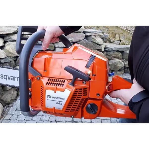 Träff chainsaw - Husqvarna - 365 X-Torq - 70,7 cm³ - 3,6 kW - 3,8 Nm