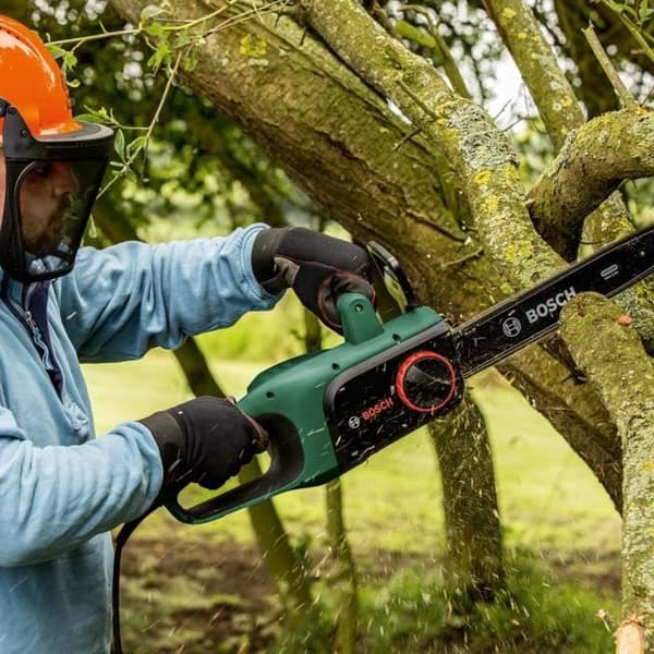 Bosch UniversalChain 35 Elmotorsåg - 35 cm 1800W