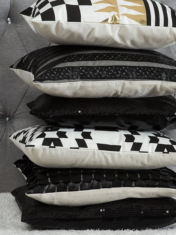 Set med 2 prydnadskuddar Svart Konstläder 45 x 45 cm Fjälleffekt Dekor Tillbehör