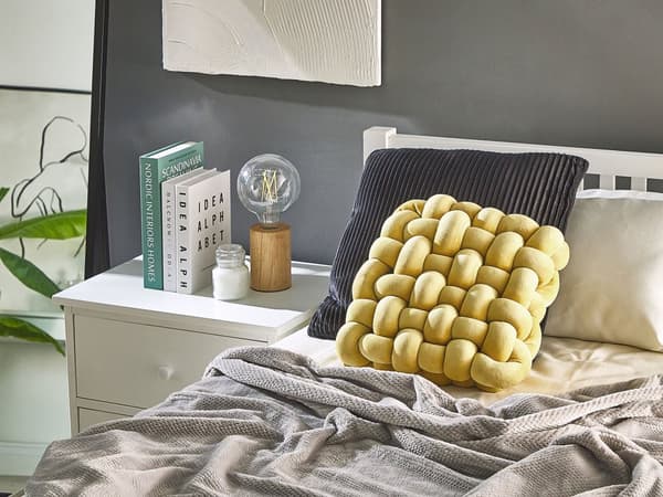 Prydnadskudde Gul Sammet 30 x 30 cm Uppknuten Fluffig Kvadrat Dekorativ Modern