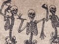 Miniatyrbild 6 av 6: Prydnadskuddar Beige sammet 45 x 45 cm Skelettmönster Fyrkantigt Moderna Halloween-dekor tillbehör