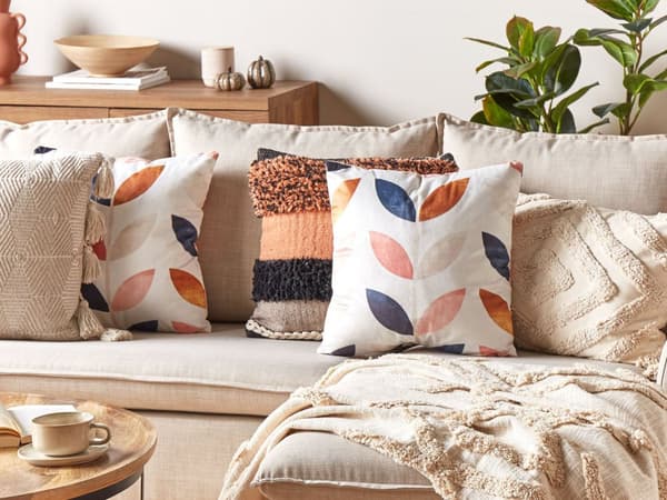 Set med 2 Prydnadskuddar Off-White Sammet 45 x 45 cm Lövmönster Bohemisk Dekor Tillbehör