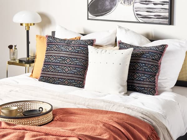 Set med 2 Dekorativa Kuddar Flerfärgad Bomull 45 x 45 cm Sammet Blommigt Motiv Fransar Modern Glamour Dekor