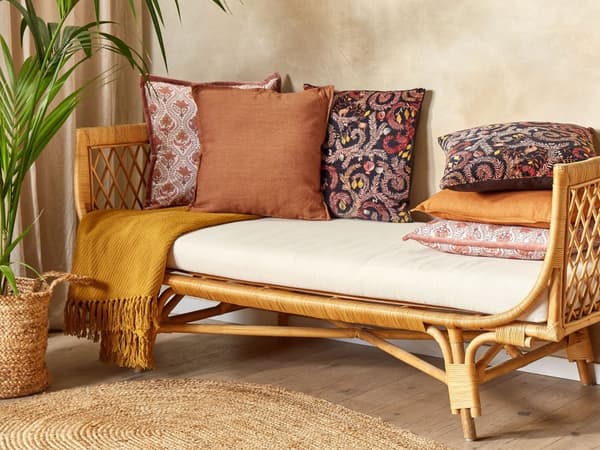 Set med 2 Dekorativa Kuddar Orange Linne 45 x 45 cm Helfärgade Fransar Hemdekoration