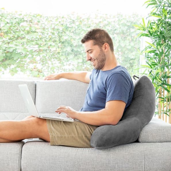 InnovaGoods Reading Pillow with Armrests Huggilow