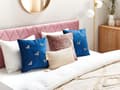 Miniatyrbild 2 av 7: Set med 2 Prydnadskuddar Blå Bi Motiv 45 x 45 cm Sammet Polyester Modern Glamour Dekor Tillbehör