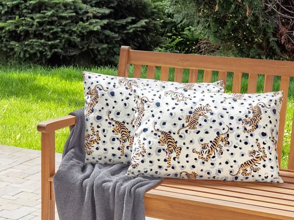 Set med 2 trädgårdskuddar Flerfärgad polyester 40 x 60 cm Rektangulär kudde med tigermotiv Modern design Kudde