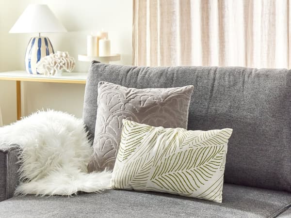 Spredningspute Hvit og grønn bomull 30 x 50 cm Rektangulær håndlaget pute med broderte blader og blomstermotiv Avtakbart trekk