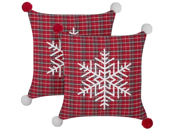 2 st prydnadskuddar i rött polyestertyg med tartanmönster och julmotiv 45 x 45 cm