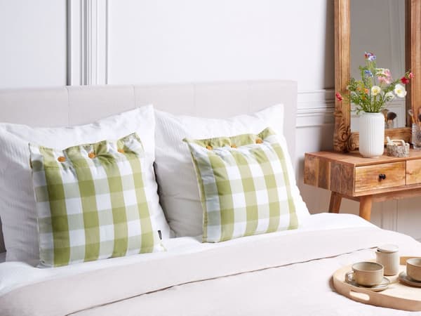 Prydnadskudde set om 2 Grön Tyg 45 x 45 cm Rutigt Mönster Textil i lantlig stil Vardagsrum Sovrum