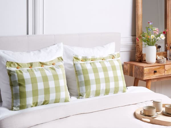 Prydnadskudde set om 2 Grön Tyg 40 x 60 cm Rutigt Mönster Textil i lantlig stil Vardagsrum Sovrum