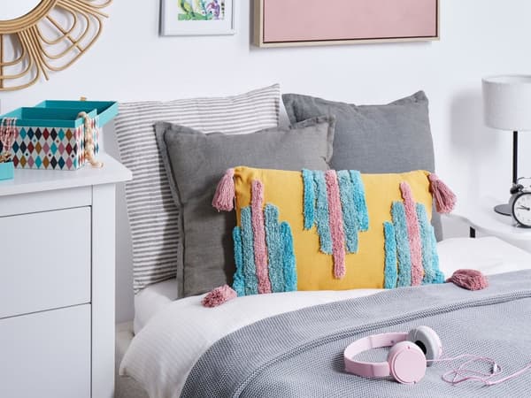 Set om 2 Prydnadskuddar Flerfärgad Bomull 30 x 50 cm med Tofsar Rektangulär Modern Kudde Boho Dekor Tillbehör Vardagsrum Sovrum