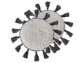 Miniatyrbild 1 av 6: Set med 2 Prydnadskuddar Off-White Bomull ⌀ 40 cm med Mörkgrå Tofsar Rund Form Vardagsrum Sovrum