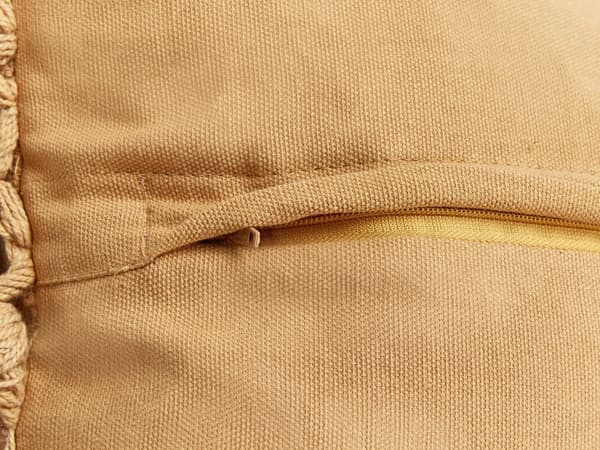 Set med 2 Spridningskuddar sandbeige Bomullstyg 45 x 45 cm med Tofsar Stickade Heminredning Tillbehör Vardagsrum Sovrum