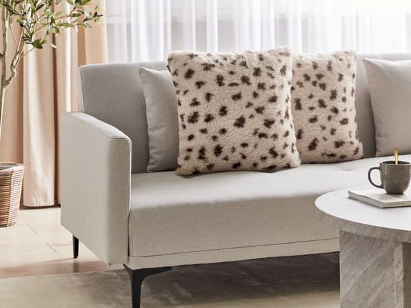Kudde 2 st Ljusbeige Fuskpäls 45 x 45 cm Mjuka Fluffiga Kuddar