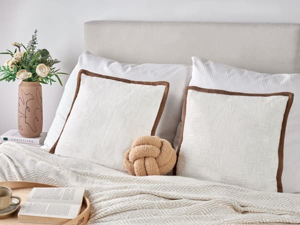 Set med 2 Prydnadskuddar Off-White Bomullsöverdrag 45 x 45 cm Kuddar