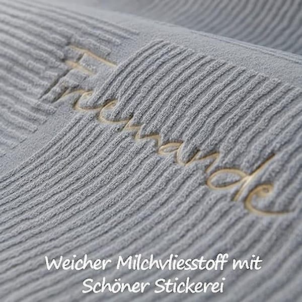 Modern randig sofföverdrag med halkfri design