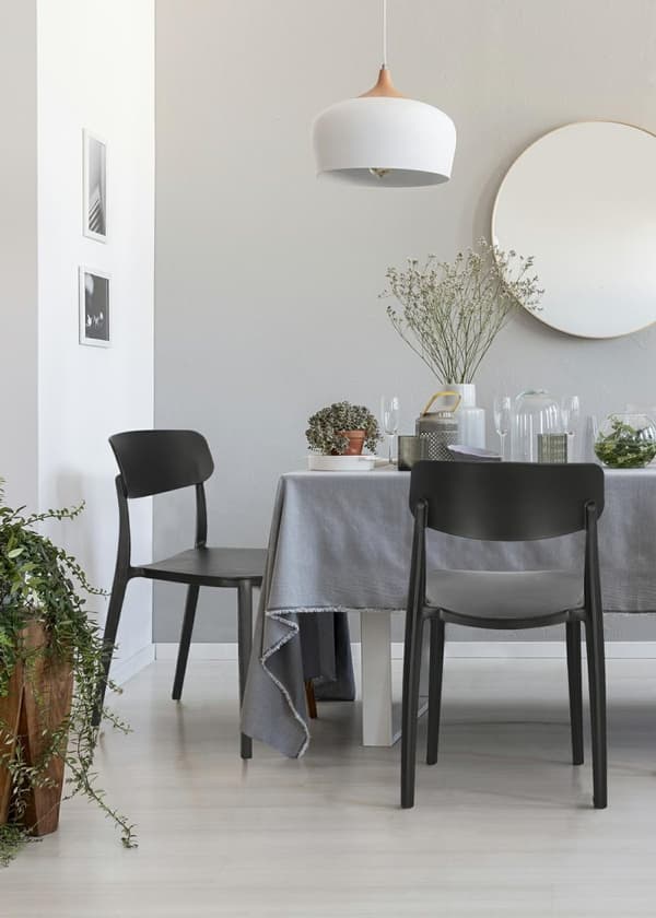 Nopie svart stol