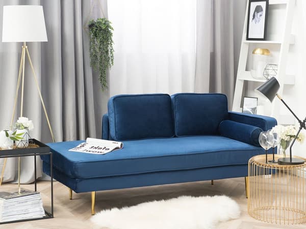 Sofa Chaiselong Blå Velour Guld Metalben Blød Lille Hjørnesofa Daybed med Ryg Højrevendt Tilbehør Pude Stue Inspiration Glamour Eklektisk