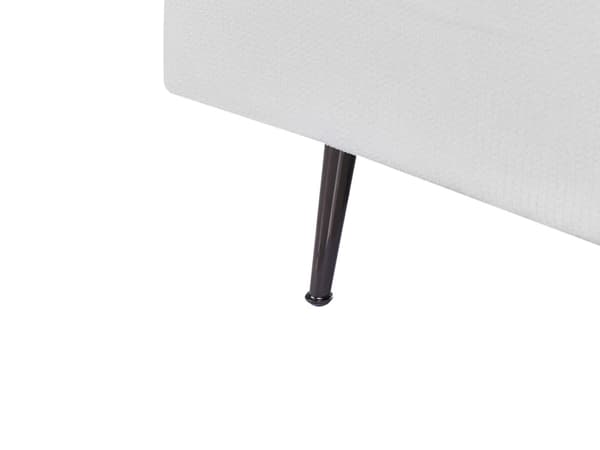 Hvid polstret polyester venstre chaiselong metalben dekorative hynder moderne design til stuen