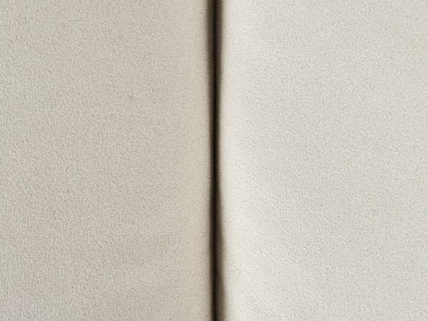 Chaiselong højre beige velour sorte ben polstret liggestol tyk sædehynde moderne glamour stil