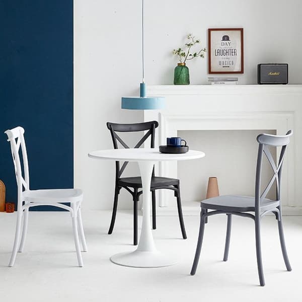 Staplade svarta stolar i bistrostil - KOSMI - 4-pack - Inomhus kök - Modernt design