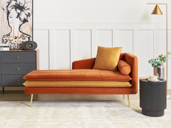 Chaiselong Orange Velour Daybed med Ryglæn Guld Metalben Gæsteseng Quiltet Multifunktionel Chaise Venstrevendt Sofa Moderne til Stuen