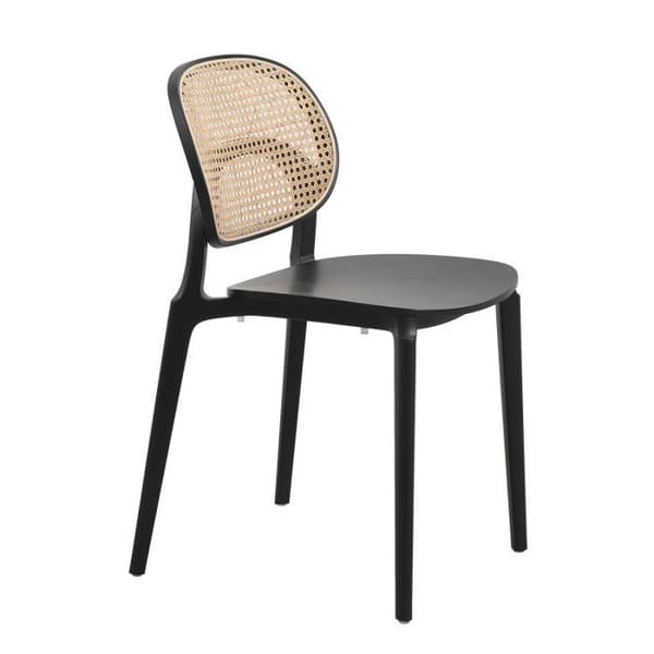 Svart stol, sits av trä och naturnät.