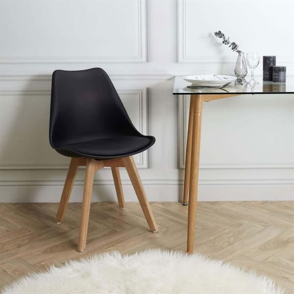 Skandinavisk stol - Svart - Set med 2 - Polstret sete - Massivt trä - Modern design